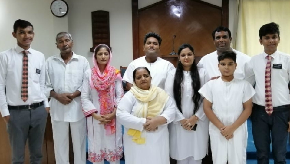 ہم تعلقات کو کیسے مضبوط بنا سکتے ہیں اور ایک دوسرے کو بہتر طور پر سمجھ سکتے ہیں؟