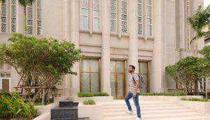 جب میں جینز اور جوتے پہن کرہیکل گیا تو کیا ہوا؟